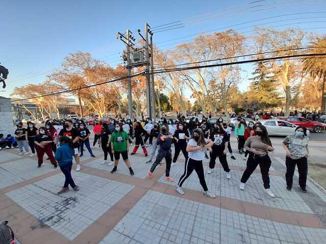 3ffffb99-9a32-49e8-ad08-658581c714a9